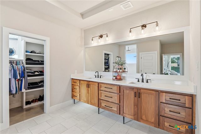 5721 Dry Comal Drive, New Braunfels, TX 78132