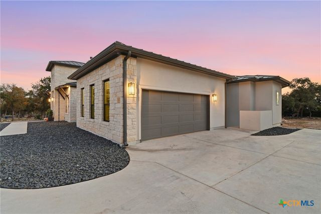 5721 Dry Comal Drive, New Braunfels, TX 78132