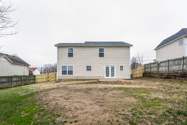 915 Lavergne Ln, La Vergne, TN 37086