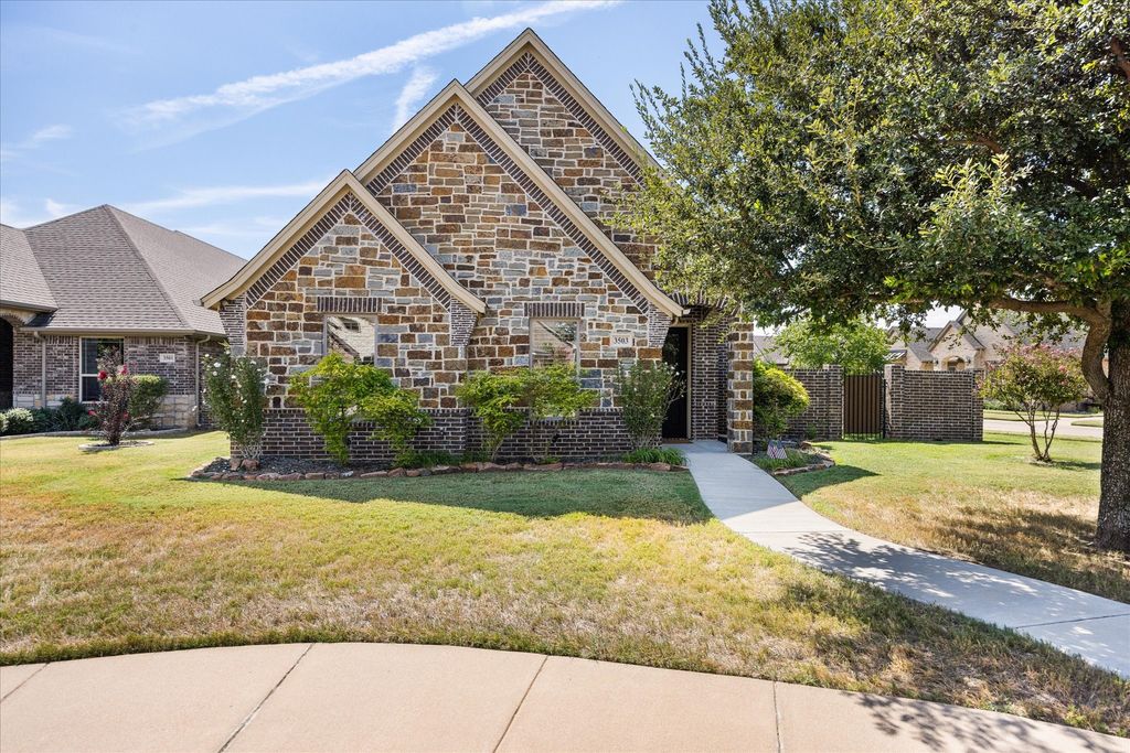 3503 Fountain Way, Granbury, TX 76049 — photo 2