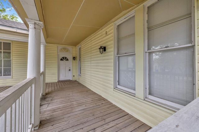 401 Shaw ST, Taylor, TX 76574