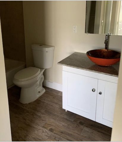 2221 NW 64th Avenue, Sunrise, FL 33313