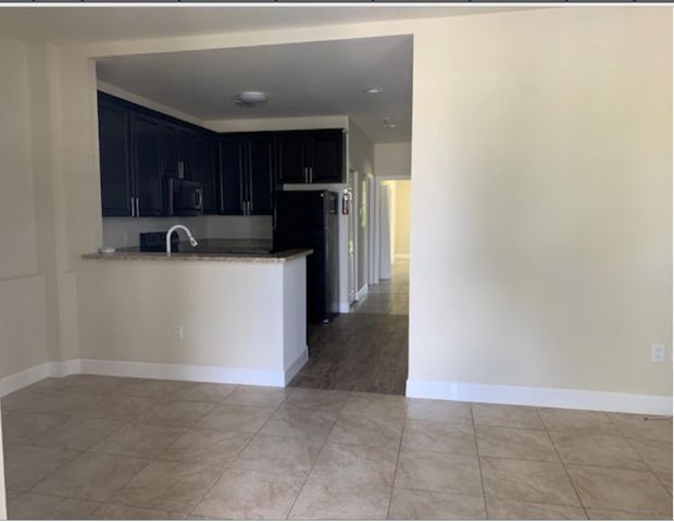2221 NW 64th Avenue, Sunrise, FL 33313