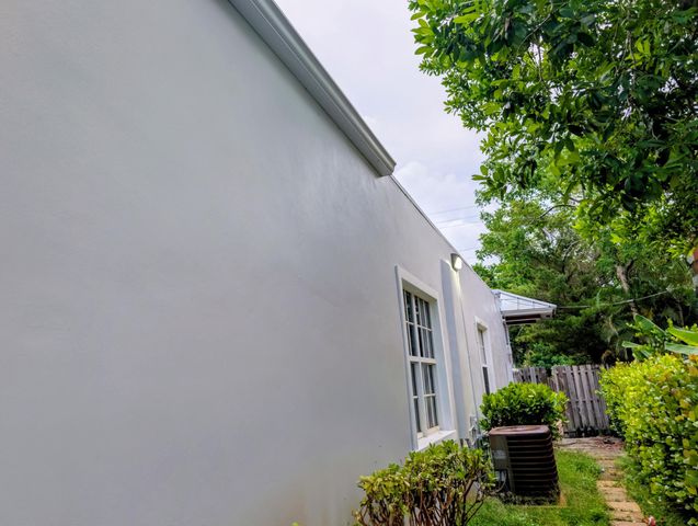 2221 NW 64th Avenue, Sunrise, FL 33313