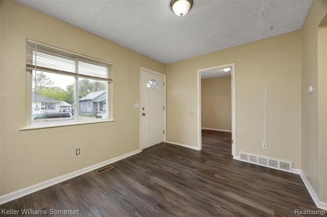 7067 Studebaker Avenue, Warren, MI 48091