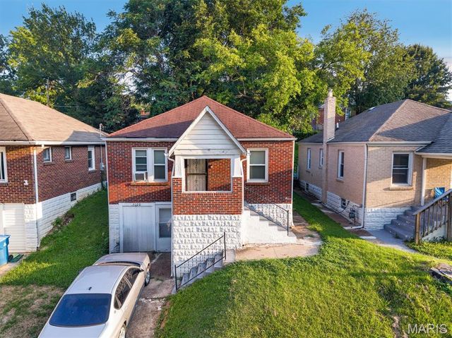 4608 June Avenue, St Louis, MO 63121
