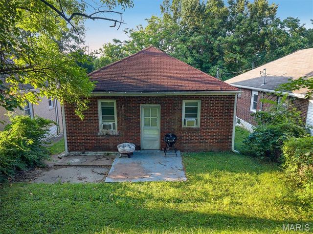 4608 June Avenue, St Louis, MO 63121