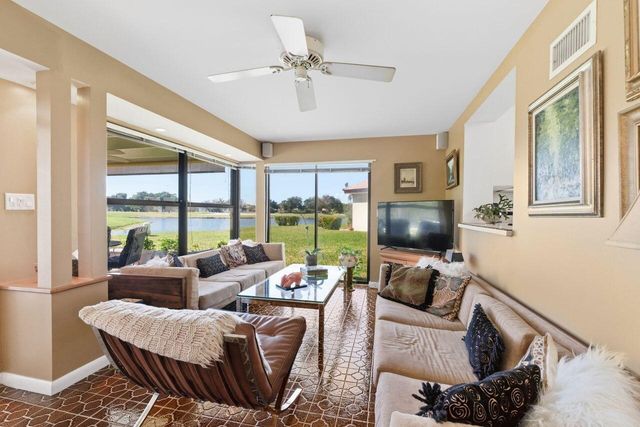 5787 Lakeview Mews Place, Boynton Beach, FL 33437