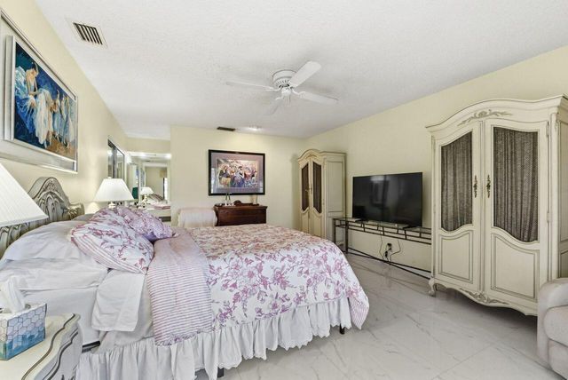 5787 Lakeview Mews Place, Boynton Beach, FL 33437