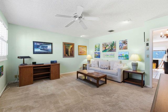 5787 Lakeview Mews Place, Boynton Beach, FL 33437