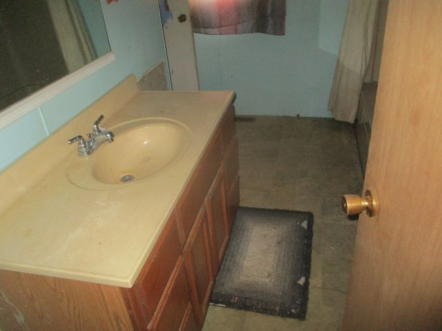 1862 N 2753rd Road, Ottawa, IL 61350