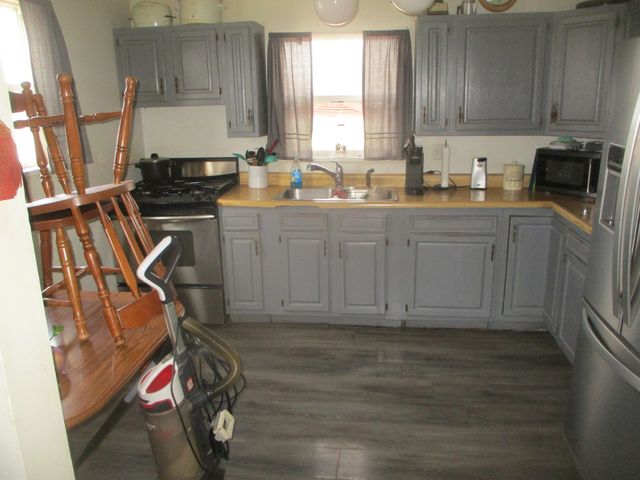 1862 N 2753rd Road, Ottawa, IL 61350