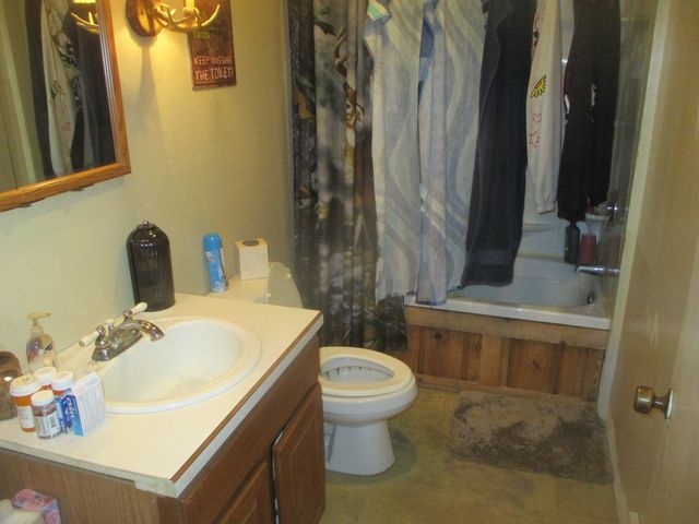 1862 N 2753rd Road, Ottawa, IL 61350