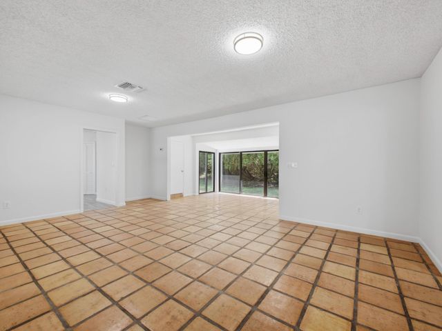 6700 Forest Court, West Palm Beach, FL 33405