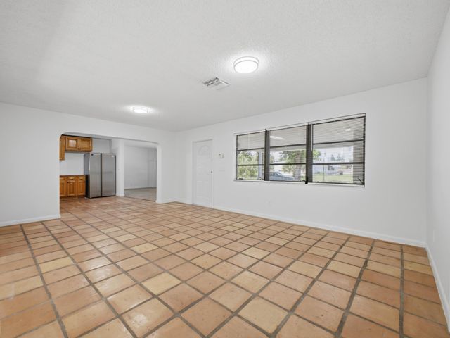 6700 Forest Court, West Palm Beach, FL 33405