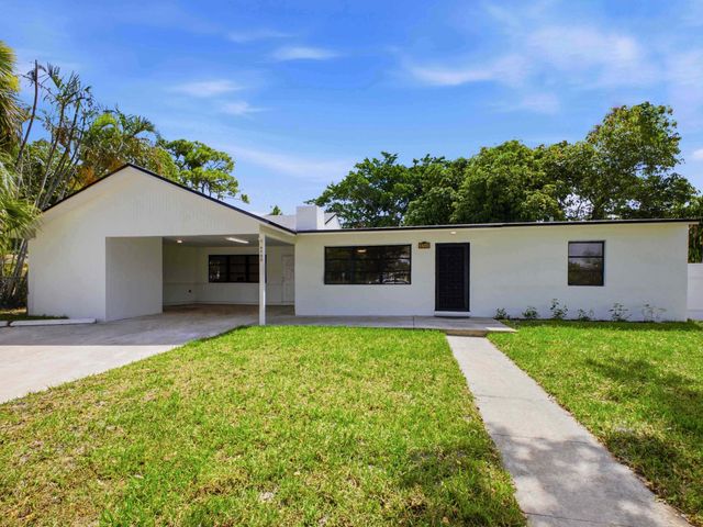 6700 Forest Court, West Palm Beach, FL 33405