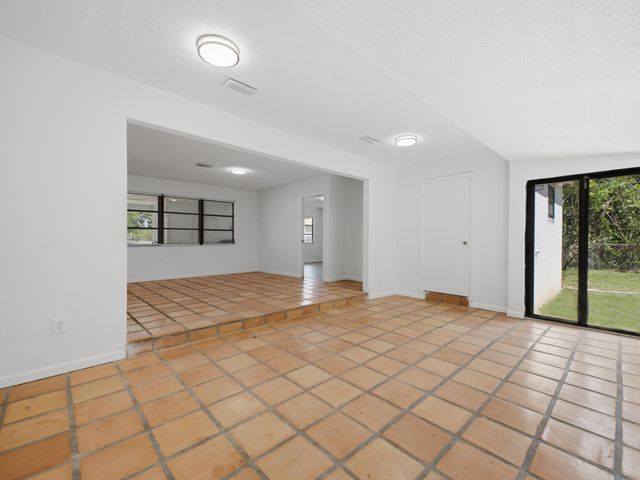 6700 Forest Court, West Palm Beach, FL 33405