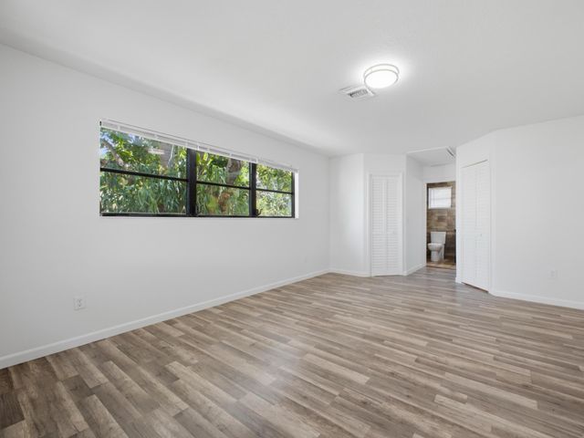 6700 Forest Court, West Palm Beach, FL 33405