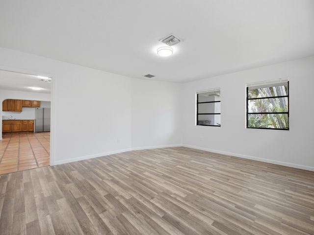 6700 Forest Court, West Palm Beach, FL 33405