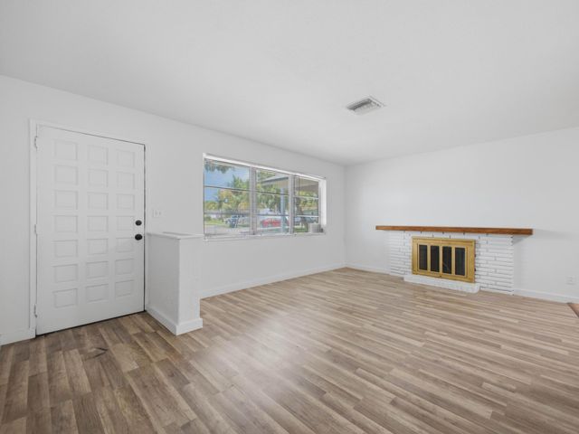 6700 Forest Court, West Palm Beach, FL 33405
