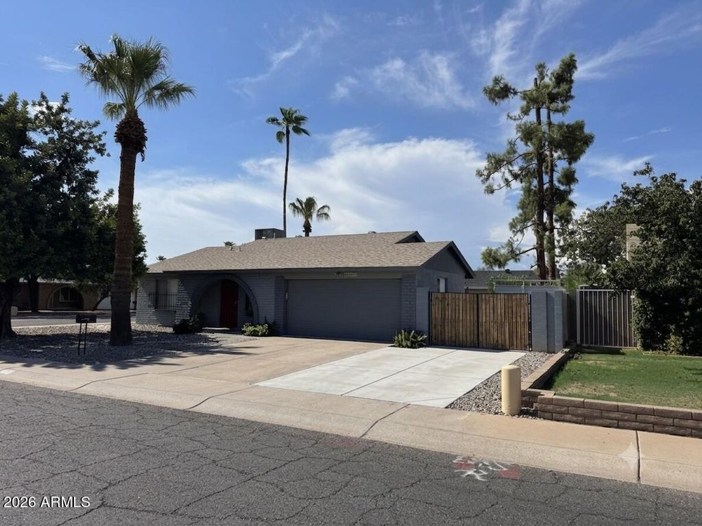 2840 W MICHELLE Drive, Phoenix, AZ 85053 — photo 4