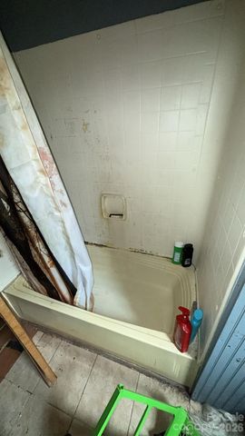 922 US 70 None W, Morganton, NC 28655