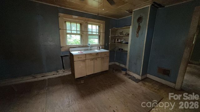922 US 70 None W, Morganton, NC 28655