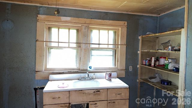 922 US 70 None W, Morganton, NC 28655