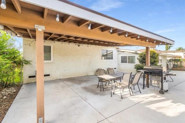 16262 Ivy Avenue, Fontana, CA 92335