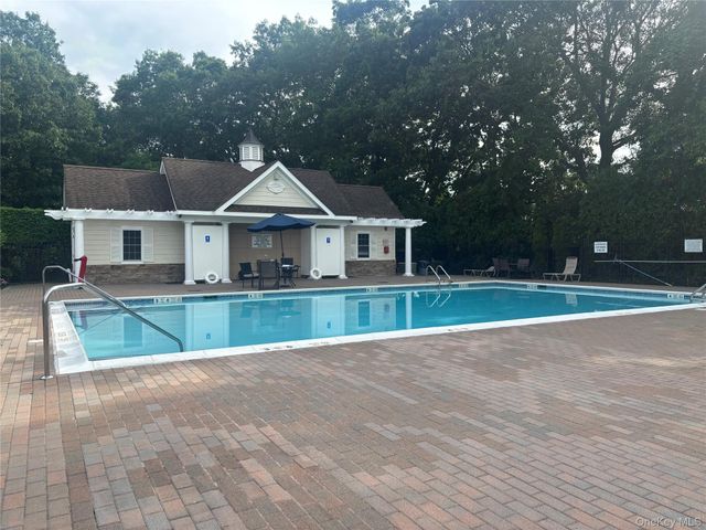 460 Old Town Road 1 F, Port Jefferson Station, NY 11776