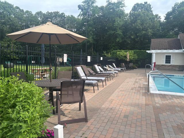 460 Old Town Road 1 F, Port Jefferson Station, NY 11776