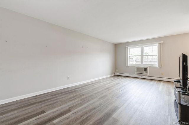 460 Old Town Road 1 F, Port Jefferson Station, NY 11776