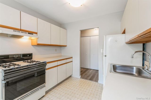 460 Old Town Road 1 F, Port Jefferson Station, NY 11776