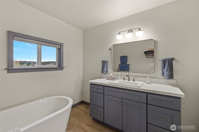 2010 Sweetbriar Lane, Oak Harbor, WA 98277