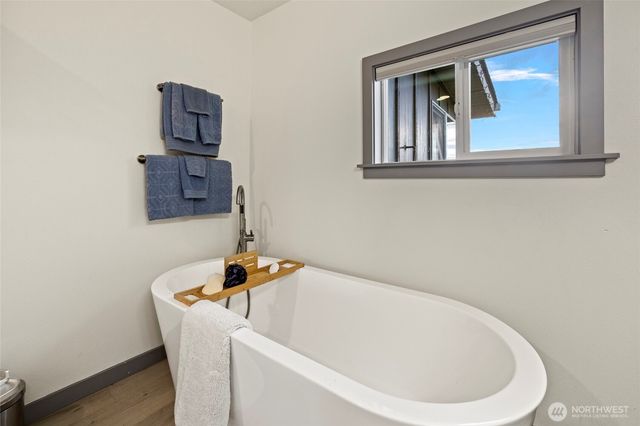 2010 Sweetbriar Lane, Oak Harbor, WA 98277