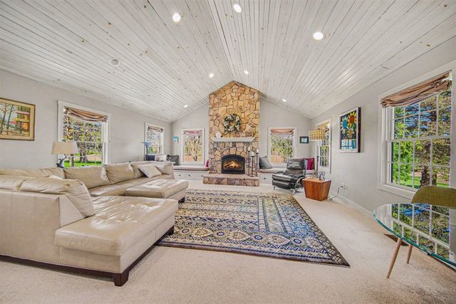8885 Burmeister Road, Saline, MI 48176