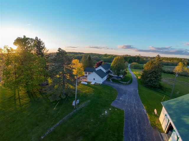 8885 Burmeister Road, Saline, MI 48176