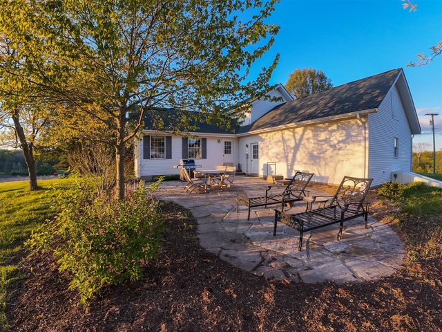 8885 Burmeister Road, Saline, MI 48176