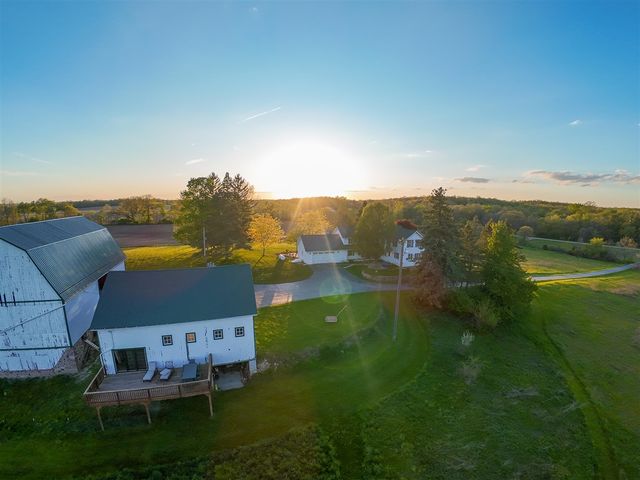 8885 Burmeister Road, Saline, MI 48176