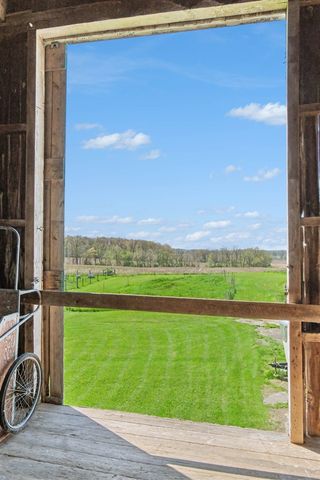 8885 Burmeister Road, Saline, MI 48176