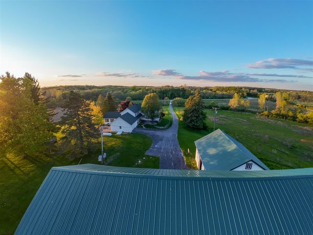 8885 Burmeister Road, Saline, MI 48176