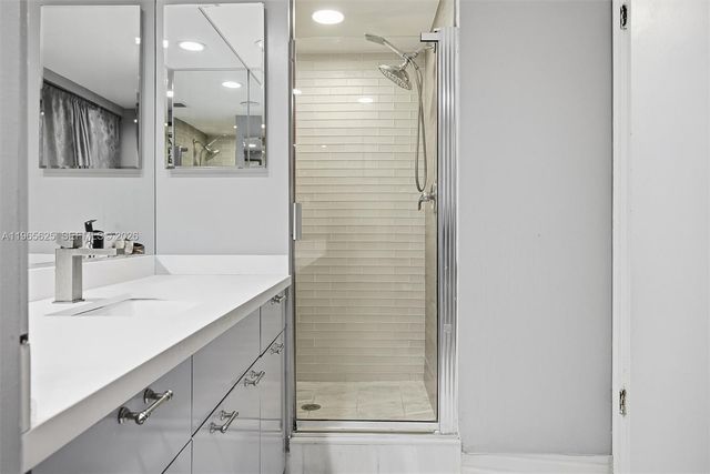 16425 Collins Ave 714, Sunny Isles Beach, FL 33160