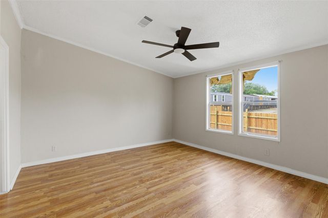 376 Rae LN A, Jarrell, TX 76537