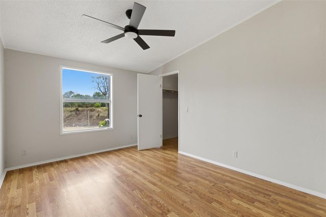 376 Rae LN A, Jarrell, TX 76537