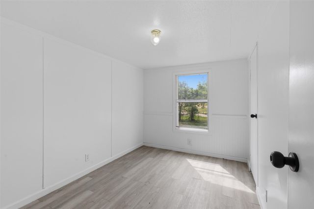 376 Rae LN A, Jarrell, TX 76537