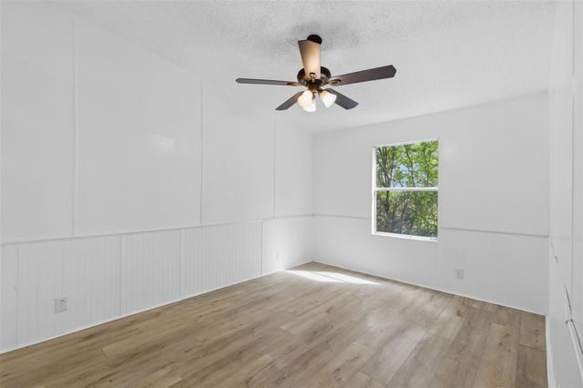 376 Rae LN A, Jarrell, TX 76537