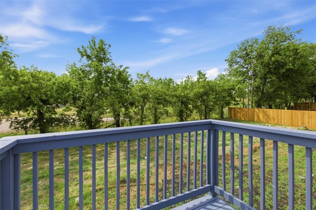 376 Rae LN A, Jarrell, TX 76537