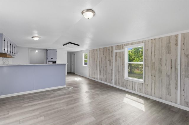 376 Rae LN A, Jarrell, TX 76537