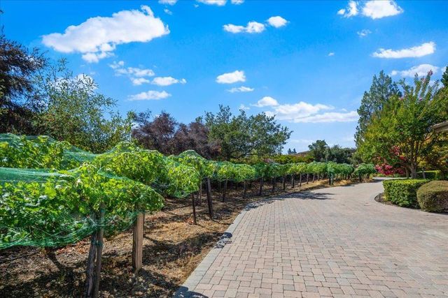 20040 Spaich Court, Saratoga, CA 95070
