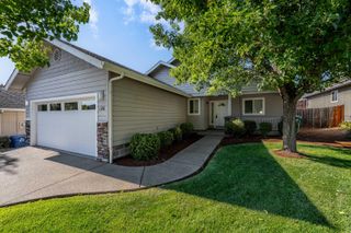 126 SE Aztec Court, Grants Pass, OR 97527